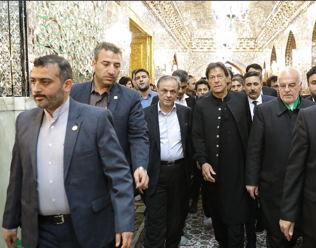 Pakistani PM visits holy shrine of 8th Shia Imam in Mashhad