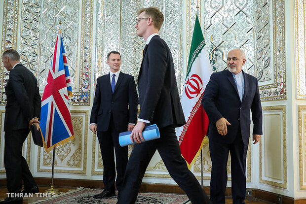 Iran, UK FMs meet in Tehran