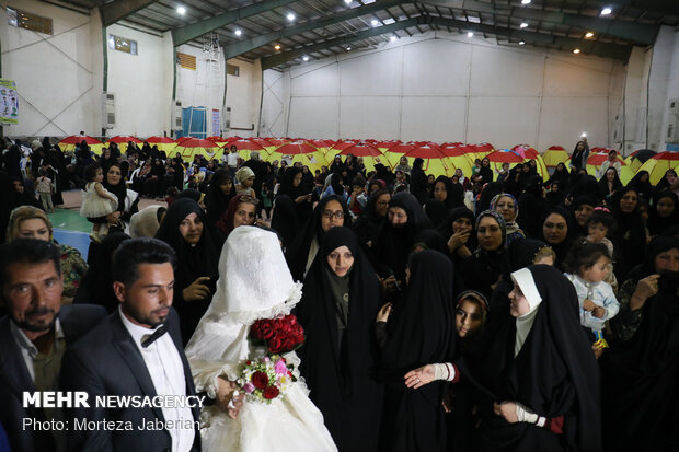 Marriage ceremony of flood-stricken couple in Khuzestan prov.