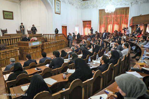 Larijani holds presser