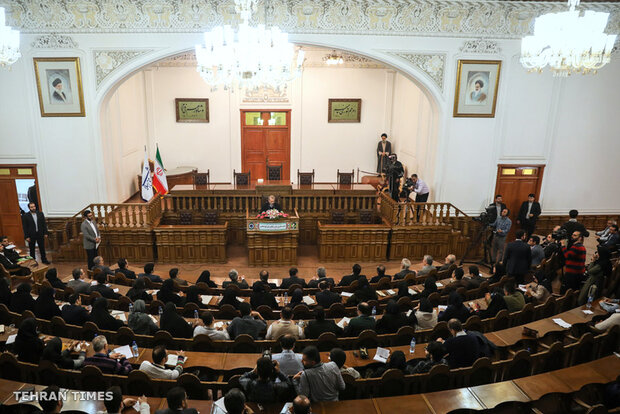 Larijani holds presser