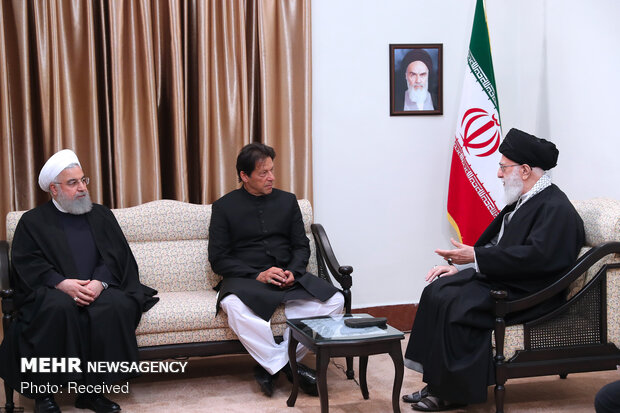 Iran-Pakistan ties should be strengthened against enemies' will: Ayat. Khamenei 