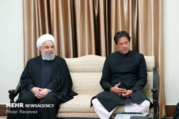 Leader's meeting with Pakistani PM