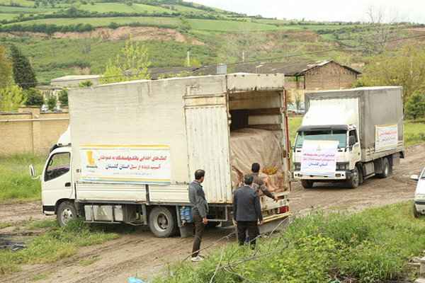 توزیع کمک‌های بانک‌پاسارگاد در مناطق سیل‌زده استان گلستان