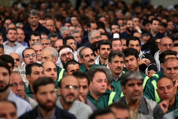 Laborers meet Ayatollah Khamenei ahead of Labor Day