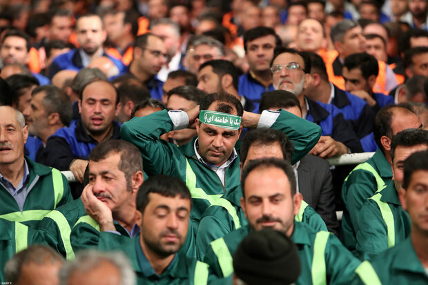 Laborers meet Ayatollah Khamenei ahead of Labor Day