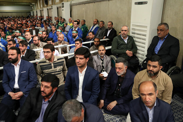 Laborers meet Ayatollah Khamenei ahead of Labor Day