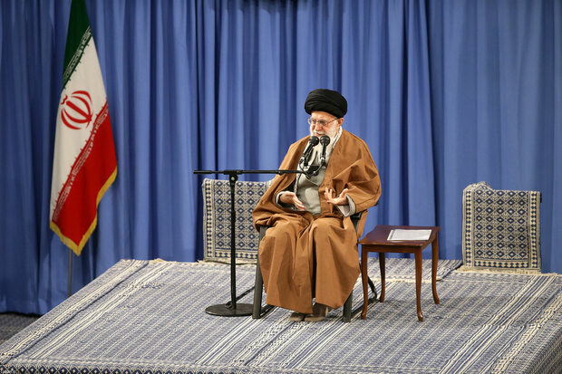 Laborers meet Ayatollah Khamenei ahead of Labor Day