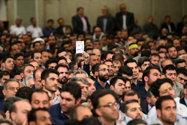 Laborers meet Ayatollah Khamenei ahead of Labor Day