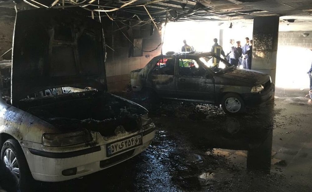 ۹ مصدوم در آتش سوزی ساختمان ۵ طبقه در شیراز