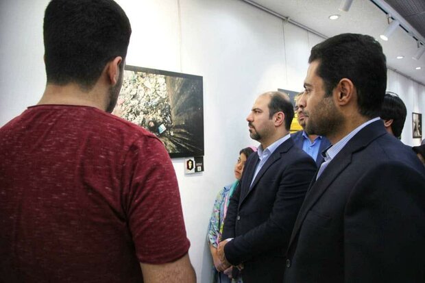 نمایشگاه عکس «آسیب های اجتماعی» در بوشهر افتتاح شد
