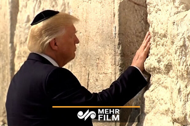 حرکات عجیب یک مرد مقابل دیوار ندبه یهودیان