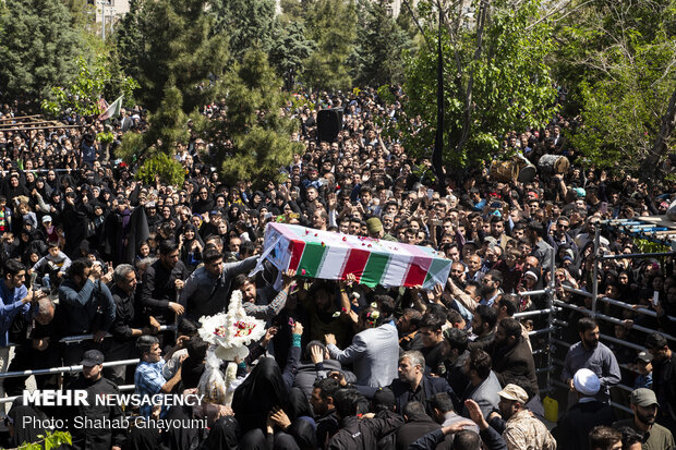 پیکر مطهر ۲ شهید دوران دفاع مقدس در قزوین تشییع می شود