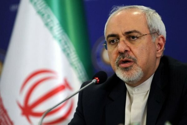 ظريف: إيران لن تستسلم الى التهديدات ولن تجلس الى طاولة المفاوضات إثر الضغوط