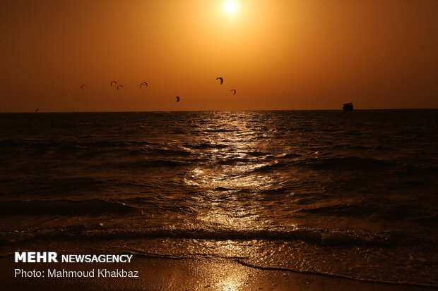 Kish island hosts nationwide kiteboarding c’ship competitions