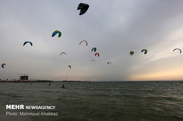 Kish island hosts nationwide kiteboarding c’ship competitions