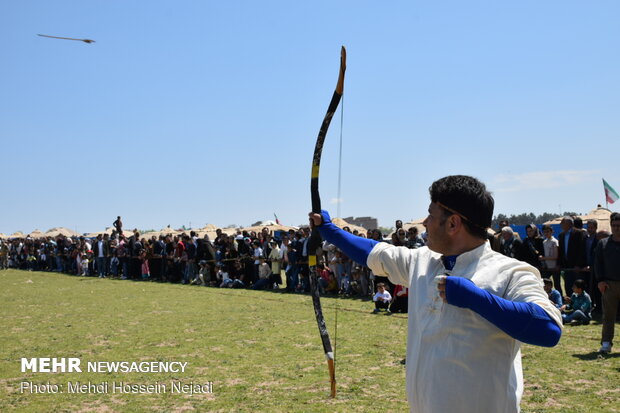 مسابقات تیراندازی با کمان در جعفرآباد بیله سوار
