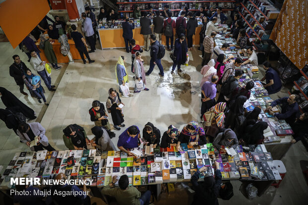 Fifth day of 32nd Tehran International Book Fair