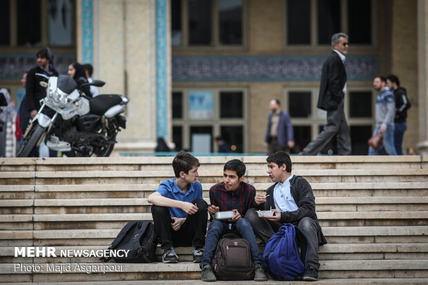 Fifth day of 32nd Tehran International Book Fair