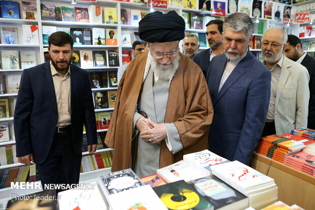 Iran's Leader visits Tehran Intl. Book Fair