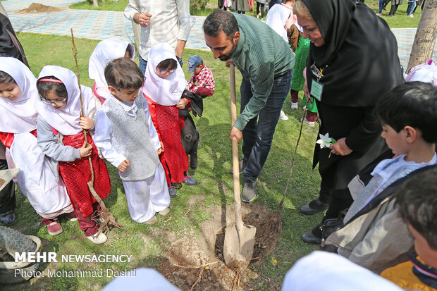 جشن منتظران کوچک در اردبیل