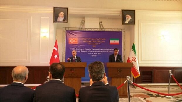 Iranian, Turkish transport mins. bolster ties at joint commission meeting in Tehran
