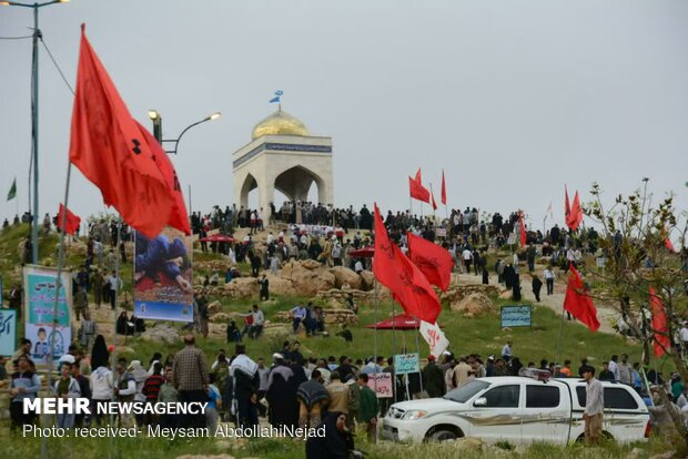 مسيرة "رهيان نور" في أعلى مرتفعات مدينة "سربل ذهاب"