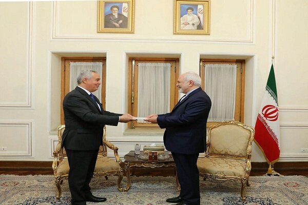 Tajikistan's new amb. submits credentials to FM Zarif