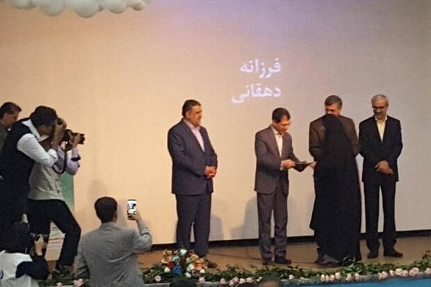 معلمان برتر استان بوشهر تجلیل شدند