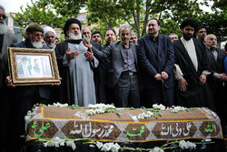 تشييع جثمان والدة الشهيد طهراني مقدم
