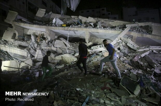Zionists martyr 32 Palestinians in 2 days