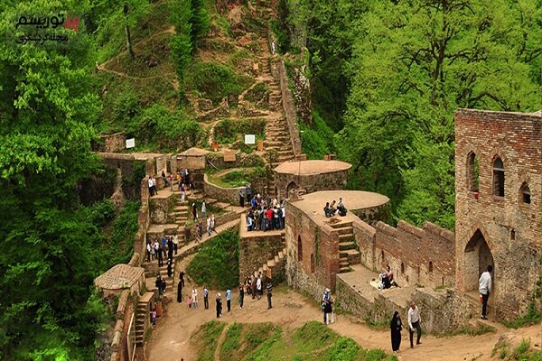 بازدید ۵ هزار گردشگر داخلی و خارجی از منطقه قلعه رودخان در فومن