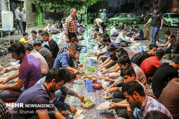 موائد افطار رمضان المبارك