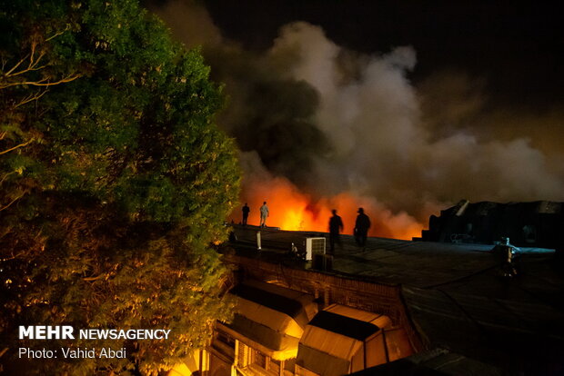 Roofed bazaar in Tabriz on fire 