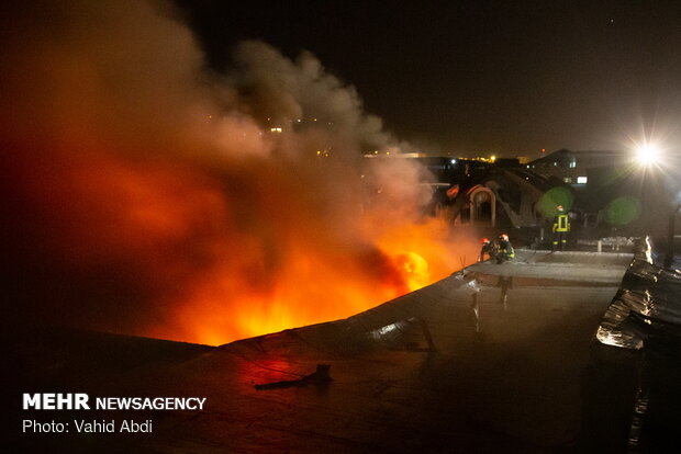 Roofed bazaar in Tabriz on fire 