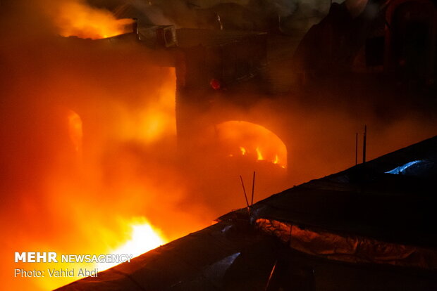 Roofed bazaar in Tabriz on fire 