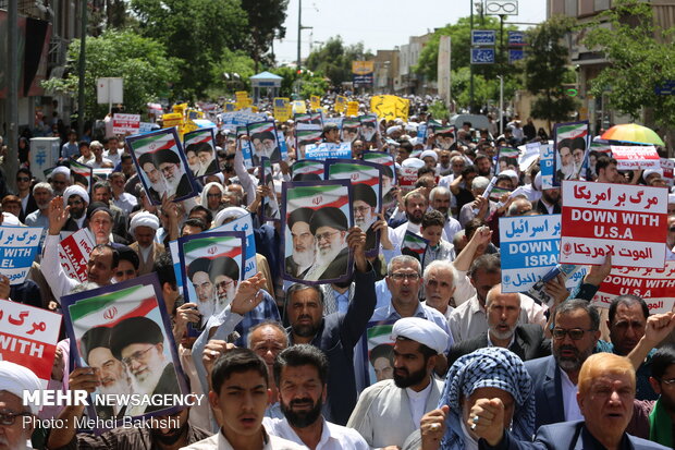 راهپیمایی مردم قم در حمایت از اقدام متقابل ایران مقابل نقض برجام