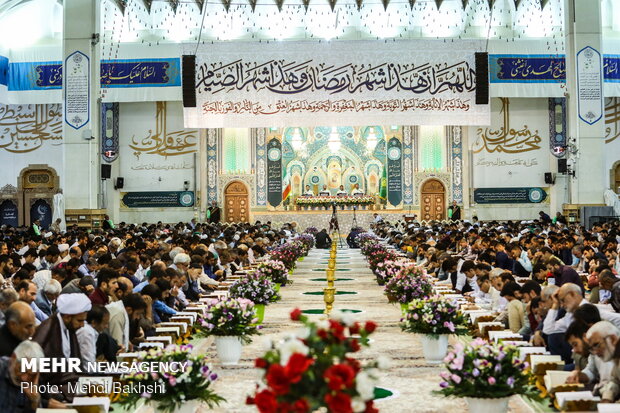 بزرگترین اجتماع جمع‌خوانی قرآن در قم/ پاسخی محکم به وهابی‌ها