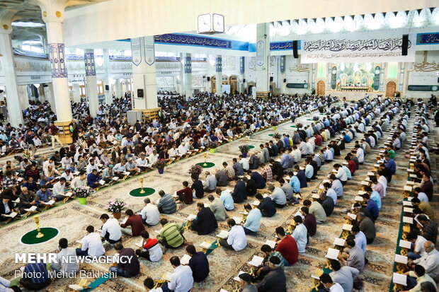 Holy Quran recitation in at Hazrat Masoumeh (SA) Mausoleum
