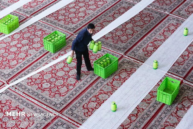 Iftar banquet at Hazrat Masoumeh (SA) Mausoleum
