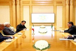 Zarif meets Turkmenistan’s president in Ashgabat