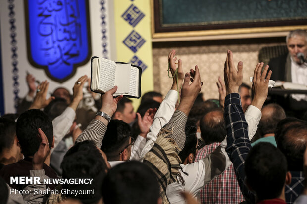 حال و هوای آسمانی مسجد ارک در شبهای رمضان
