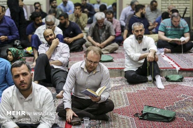 حال و هوای آسمانی مسجد ارک در شبهای رمضان