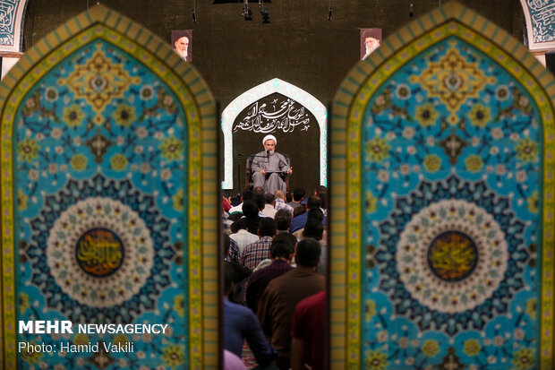 مراسم الابتهال والدعاء في ليالي رمضان في مسجد "الامام الصادق (ع)"
