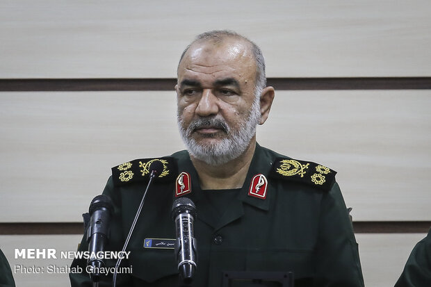 IRGC cmdr. vows to destroy enemies who trespass Iranian borders