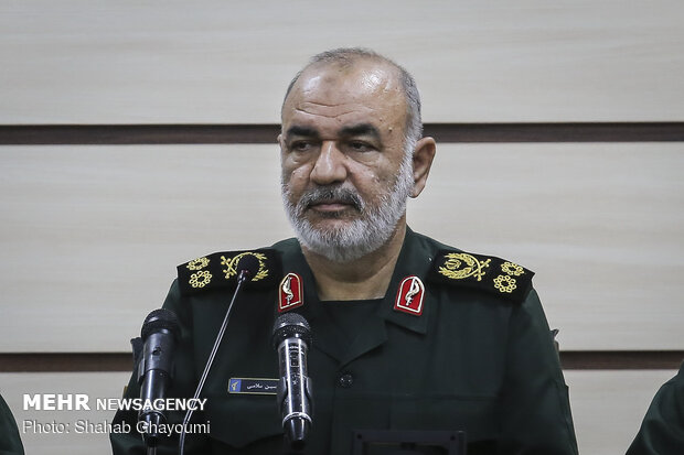 سپاه در پیشانی تقابل با دشمن قرار دارد/ازجنگ نمیترسیم وآمادهایم سپاه در پیشانی تقابل با دشمن قرار دارد/ازجنگ نمیترسیم وآمادهایم