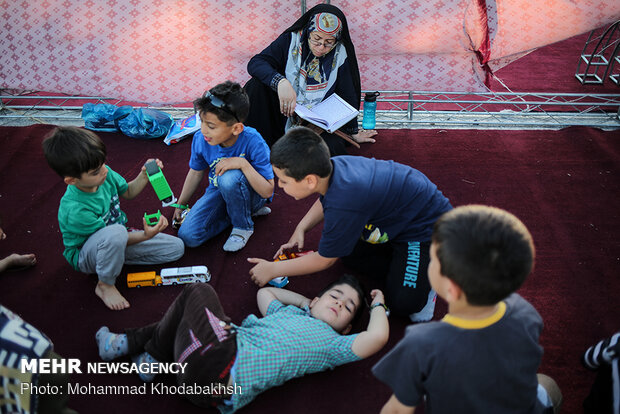 Quran recitation, Iftar banquet in one of Tehran’s main squares