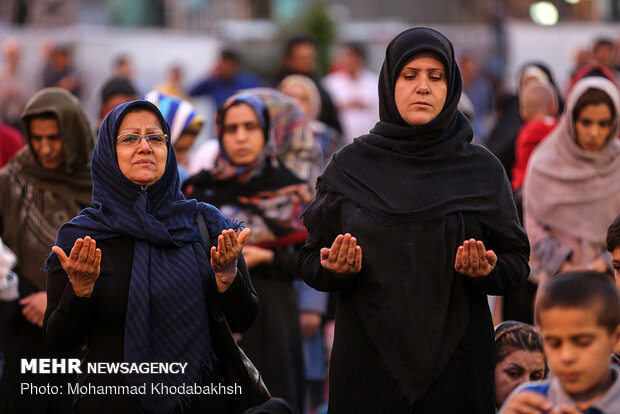 Quran recitation, Iftar banquet in one of Tehran’s main squares