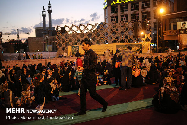 Quran recitation, Iftar banquet in one of Tehran’s main squares