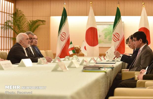 Iran’s Zarif meets with Japan’s Abe